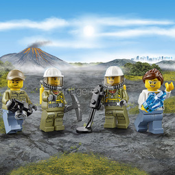 Конструктор LEGO City 60120 Набор для начинающих Исследователи вулканов