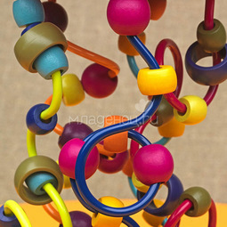 Развивающая игрушка B Dot Разноцветный лабиринт