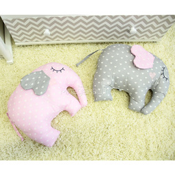 Комплект в кроватку ByTwinz с игрушками 6 предметов Слоники розовый