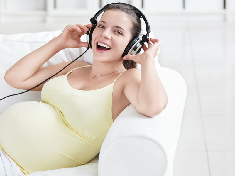 Пение во время беременности: музыка для двоих. Полезно или вредно